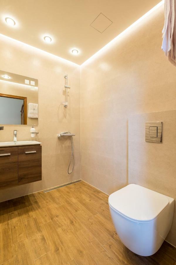 Villa Adelheide - Spa, Bbq & Jacuzzi Beli Iskar Exterior foto
