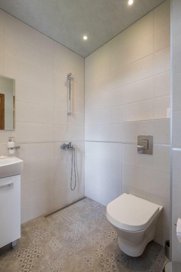 Villa Adelheide - Spa, Bbq & Jacuzzi Beli Iskar Exterior foto